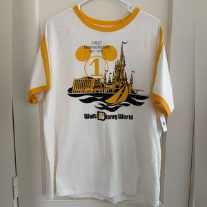 NWT Walt Disney World Men’s T-Shirt Size M
